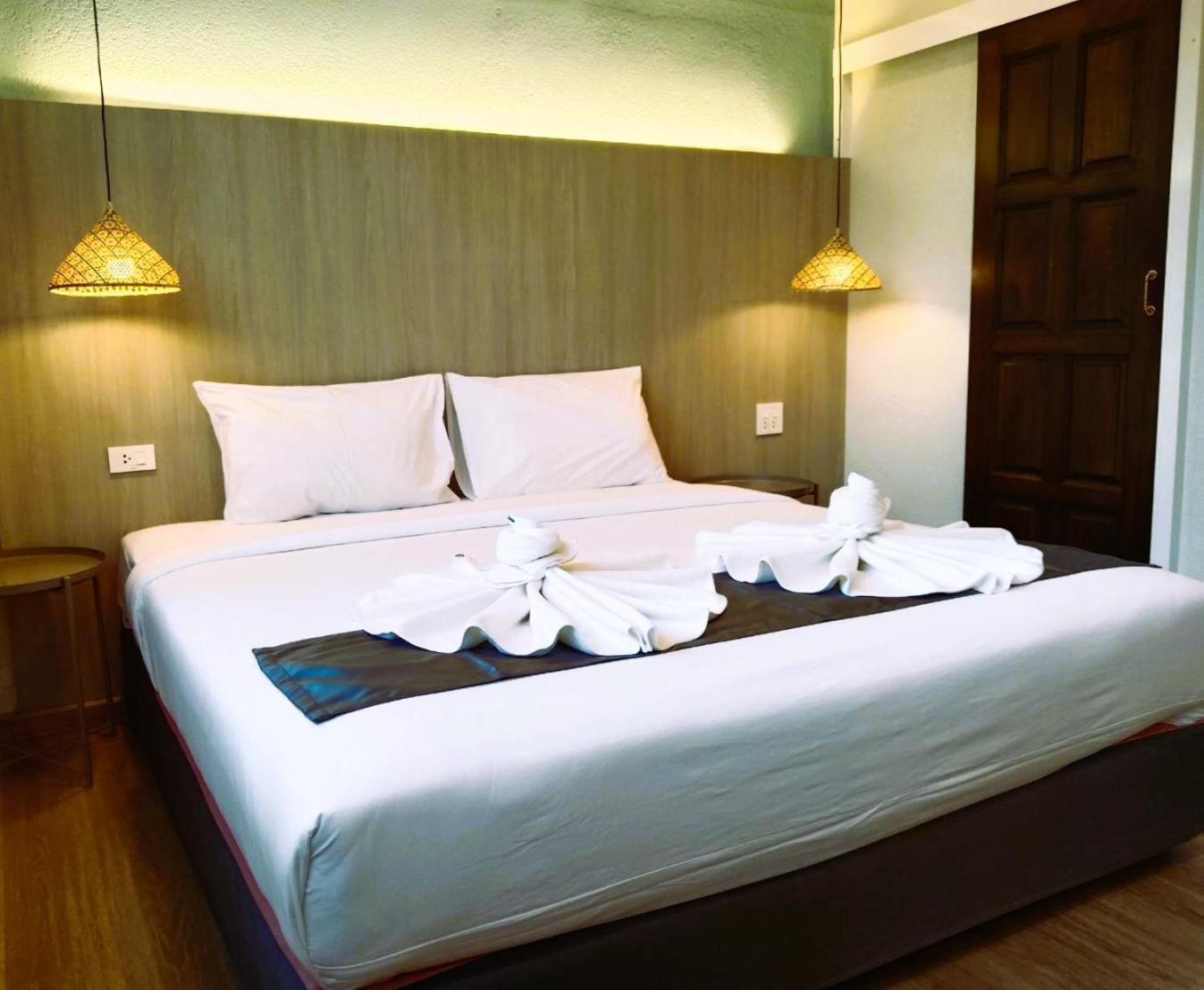 Eastique Hotel Koh Chang Trat Extérieur photo
